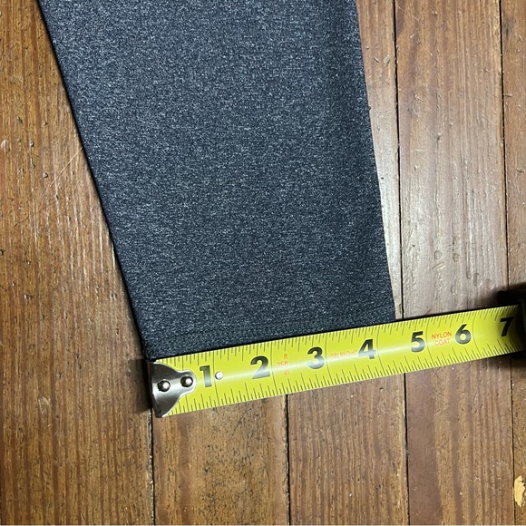 Old Navy Women’s Large Tall Active Gray-Black Fitted Sport Compression Leggings - Picture 5 of 11